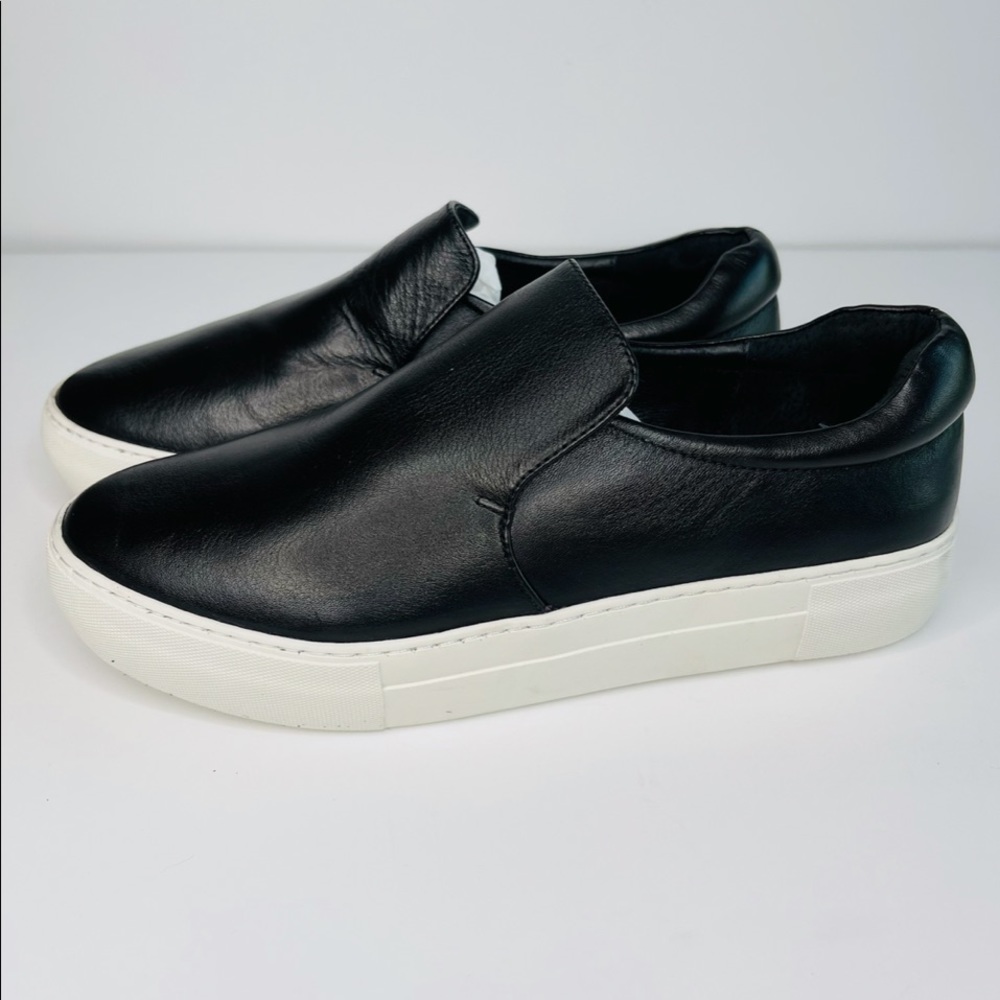 J/Slides Black Leather Slip On Loafers Sz 8.5